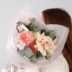 Недорогой букет с французской розой